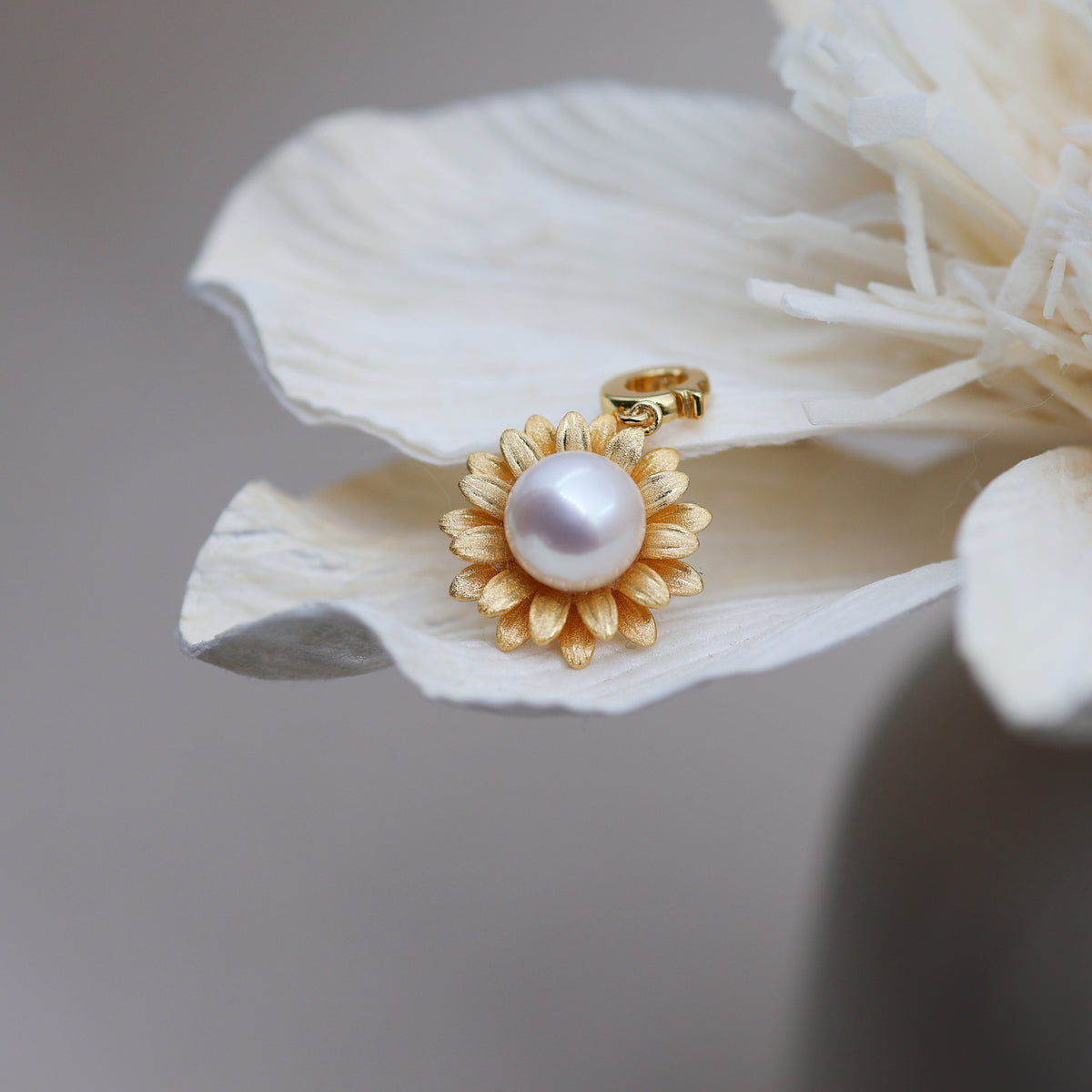 Pendentif Marguerite - Perle de culture d’eau douce 8-9mm